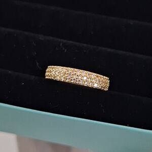 Elegant Gold Band Ring